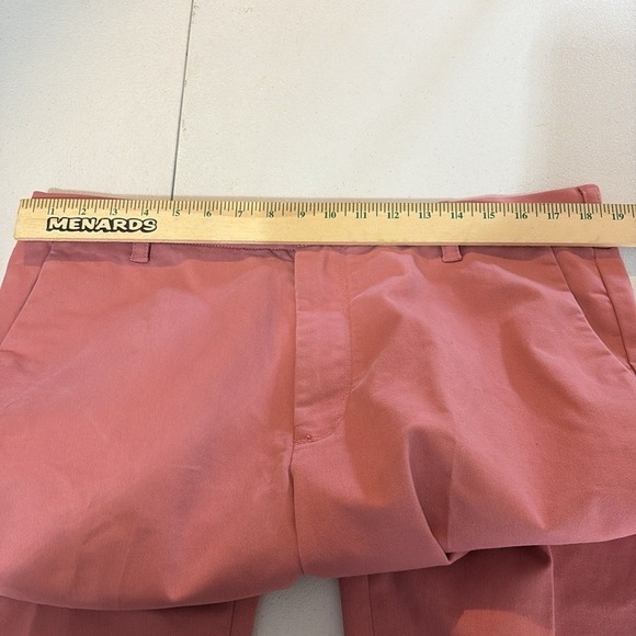 Izod Straight Leg‎ Flat Front Chino Pants Mens Size 36x30 Dusty Rose - Picture 6 of 11
